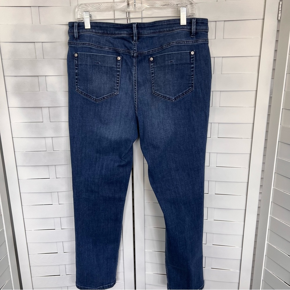 J.JILL  Authentic Fit Slim Ankle Size 12 Woman’s jeans.  Like new condition.